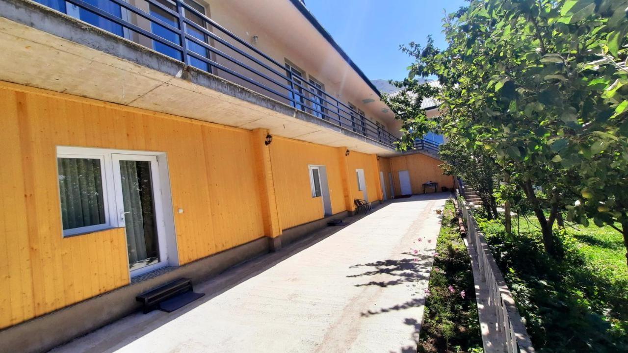 Hotel Sky Star Kazbegi Exterior foto